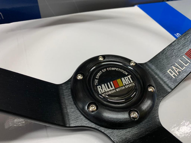 Quick release steering wheel